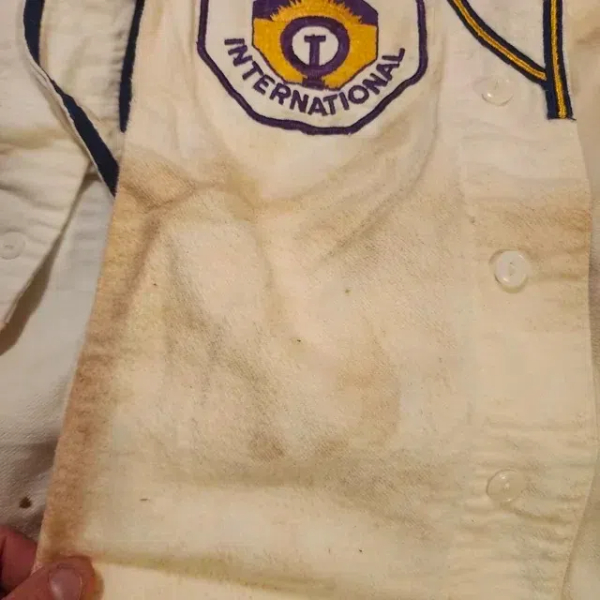 how to get stains out of a baseball jersey1