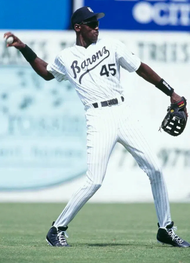 why are baseball players wearing no 45 on jersey1