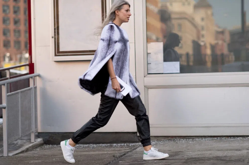What Shoes To Wear with Sweatpants?