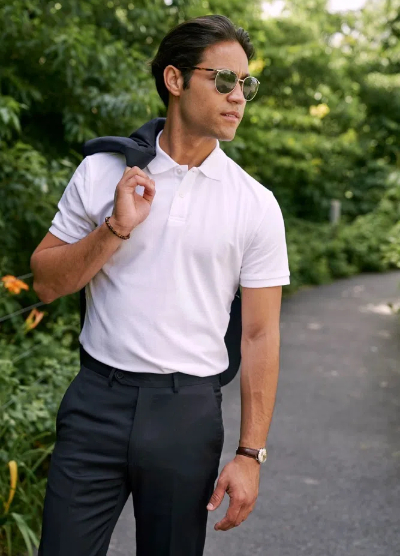 do polo shirts need to be tucked in